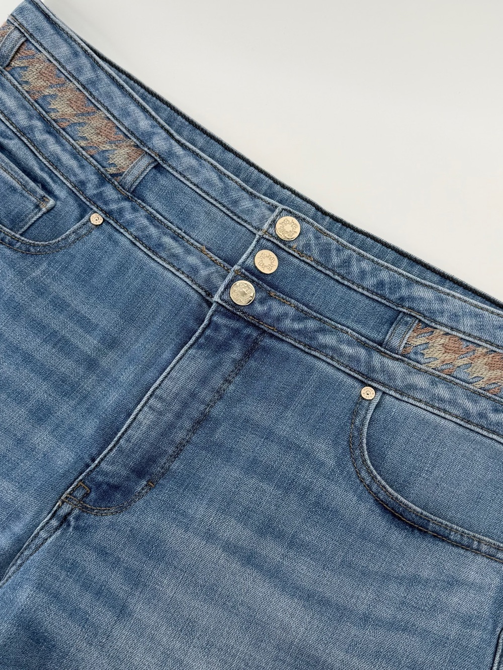 White House Black Market 14 Extra High Rise Skinny Flare Jean Jacquard Waistband